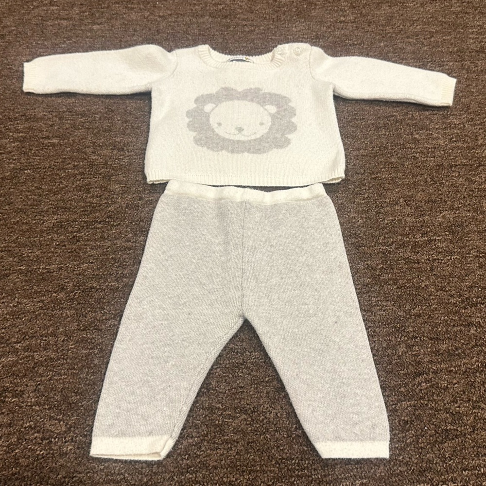 EUC Barneys New York 2 pc 3-6mo Warm Cozy Cream Kids Pajama Set cotton cashmere